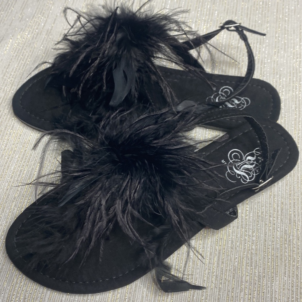 MISS L by LILIANA - women’s black sandals with feathers size 7